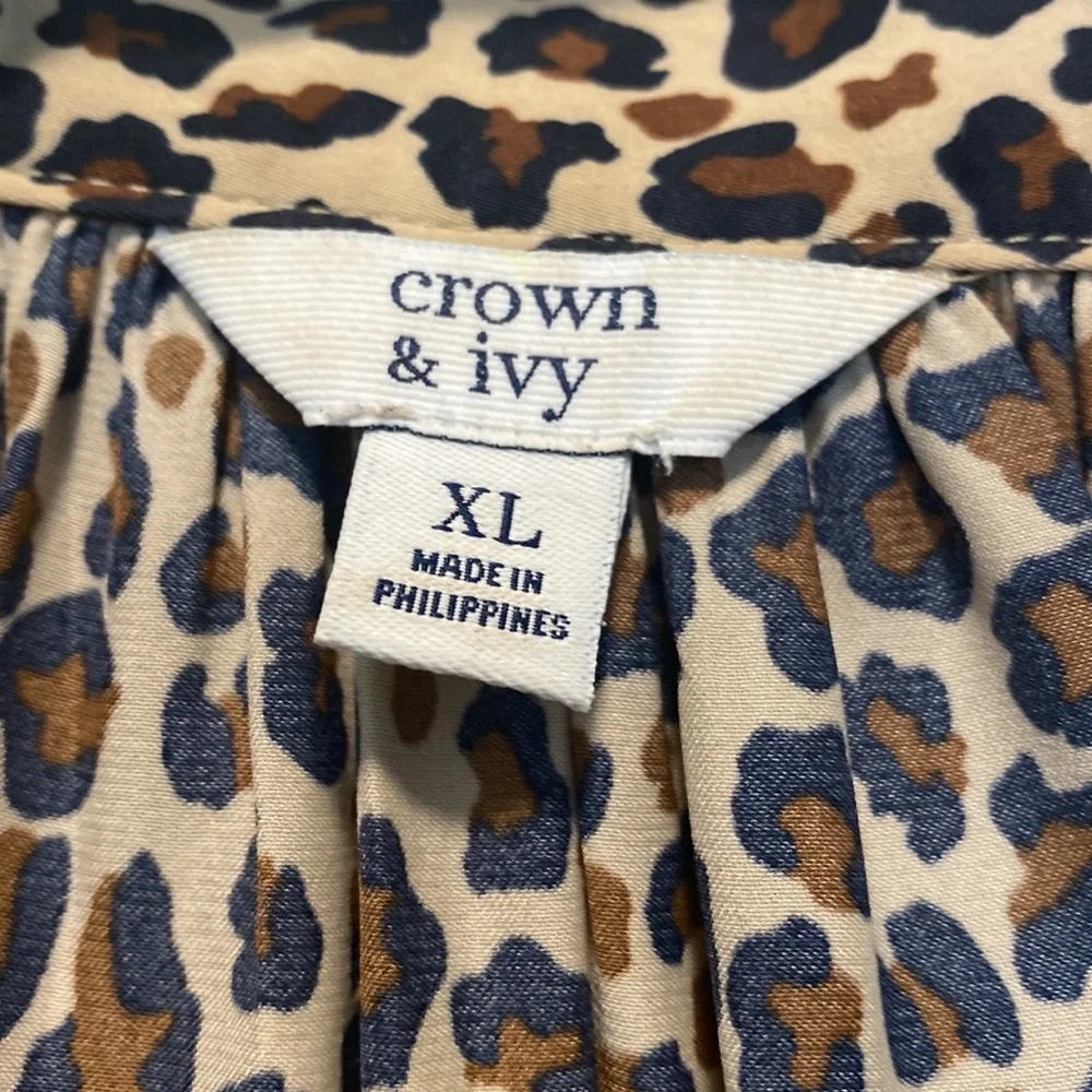 Crown & Ivy Tie Neck Peasant Top